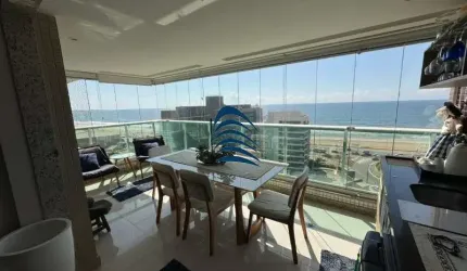 Apartamento em Armação 3/4 sendo 1 suíte, 2 banheiros, cozinha  e varanda gourmet, andar alto, 112 m2 frente mar.