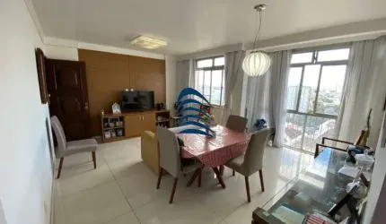 Apartamento amplo com 119m, nascente, andar alto, sala em dois ambientes, varanda integrada, cozinha, área de serviço, dependência completa, 03 quartos amplos, sendo um deles vista mar, lavabo, banhei