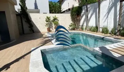 Casa Maravilhosa 5/4 4 suítes, PORTEIRA FECHADA, TOTALMENTE DECORADA, no Alphaville Litoral Norte 1