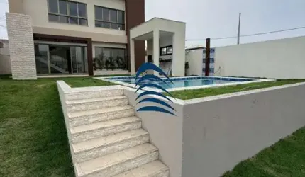 Casa com fino acabamento em Av. Priscila Dutra - Vilas do Atlântico