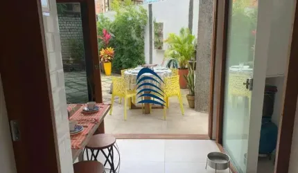 Linda casa em condomínio fechado na Federação.