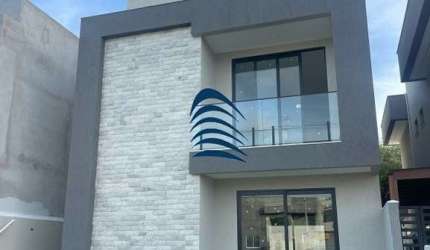 Excelente casa na vila Florença, imóvel conta com quatro quartos sendo três suítes, 136 m2 de área construída, vagas para dois carros, amplo espaço ao