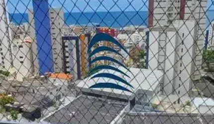 Apartamento porteira fechada na Pituba com 3 quartos sendo 1 suíte e dependência, andar alto, nascente, vista mar, ventilado,  110m2, 03 banheiros