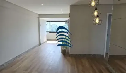 Excelente apartamento na centenario com dois quartos sendo um suíte, 63 m2, varanda integrada com fechamento em reike e tela de segurança, cozinha conta com armários e cooktop, ar condicionado em um d
