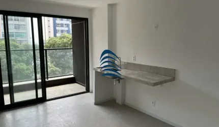 Alive Corredor da Vitória: Viva o Extraordinário. Studio Frontal com Varanda e Vista Parcial para o Mar!