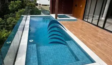 Belíssima casa recém construída no Alphaville Salvador 2  700m² área construída  580m² de terreno