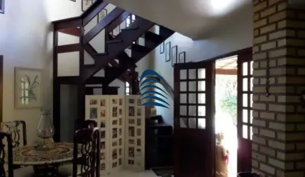 SUB GLEBA casa no Condomínio Busca Vida, 04 suítes!  Pavimento térreo: 1 suíte, sala com 3 ambientes ( jantar, TV, estar), lavabo, ampla cozinha, depó