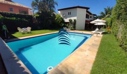 Casa 4/4, 2 suítes,  varanda em dois quartos, salas, bar, sauna, piscina