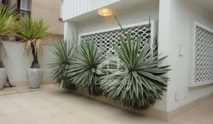 Casa com 3 dormitórios à venda, 255 m² por R$ 3.000.000,00 - Gonzaga - Santos/SP