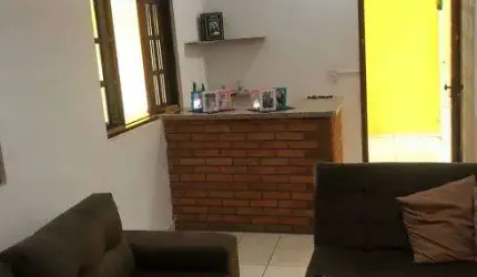 Casa para venda tem 220 metros quadrados com 3 quartos