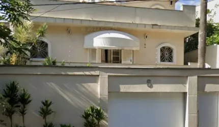 Bela casa a Venda