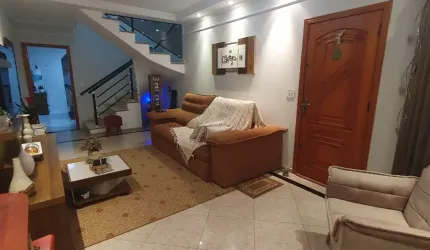 LINDA CASA COM 03 DORMITÓRIOS