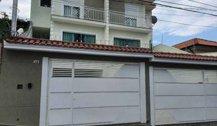 Sobrado para venda possui 180 metros quadrados com 3 quartos