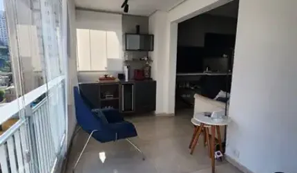 Apartamento com Varanda Gourmet e ponto Grill, 2 dormitórios sendo 1 suíte e 2 vagas de garagem.