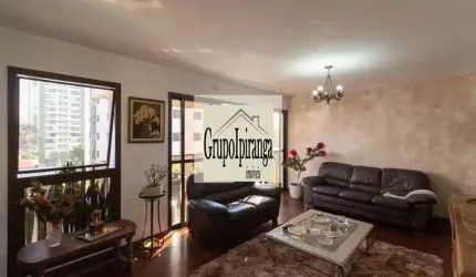 Apartamento com Varanda, 3 quartos, sendo 1 suíte e duas vagas de garagem.