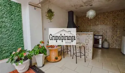 Casa térrea próxima ao metrô Santos Imigrantes, 02 dormitórios, garagem para até 05 carros