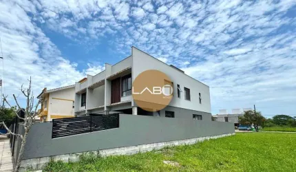 CASA A VENDA COM 3 DORMITÓRIOS