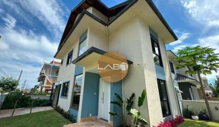 CASA COM 3 DORMITÓRIOS SENDO 1 SUÍTE