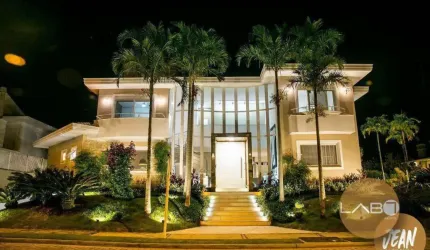 CASA A VENDA OU LOCAÇÃO EM JURERÊ INTERNACIONAL