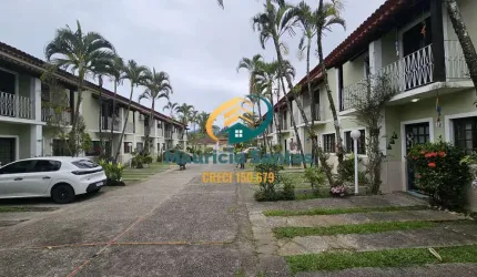 Sobrado em Condomínio Fechado em Bertioga, bairro Centro, reformado e de excelente padrão e localização, 2 dormitórios, lavabo e demais dependências, vaga de garagem!!