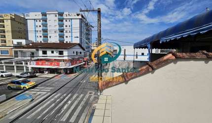 Apartamento Kitnet em Mongaguá, bairro Centro, localizado na principal avenida comercial da cidade, comércios de diversos segmentos nas imediações.