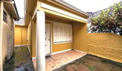 Casa 3 dormitórios para locação no bairro Medianeira