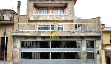 Sobrado com 3 dormitórios, sendo 2 suítes e 1 closet no Jardim Regina, SP