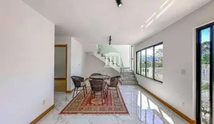 Casa com 4 dormitórios à venda, 158 m² por R$ 1.290.000,00 - Várzea - Teresópolis/RJ