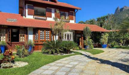 Casa com 3 dormitórios à venda, 250 m² por R$ 1.800.000,00 - Granja Guarani - Teresópolis/RJ