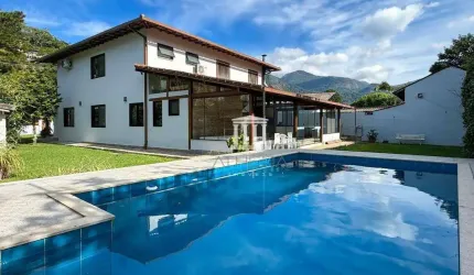 Casa com 4 dormitórios à venda, 390 m² por R$ 2.350.000,00 - Comary - Teresópolis/RJ
