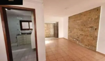 Sobrado na Vila Santos, São Paulo-SP: 3 quartos, 1 suíte, 2 banheiros, 80 m² de área. Agende sua visita!