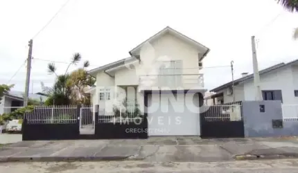 Casa com 3 quartos à venda na Vila São José, Araranguá , 167 m2 por R$ 450.000