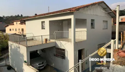 Casa à venda no centro de Terra Preta