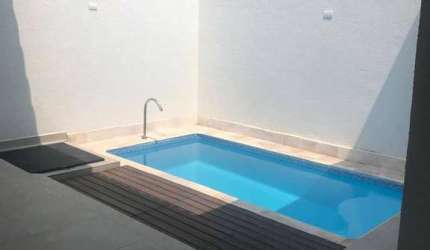 Casa térrea à venda com 3 dormitórios sendo 1 suíte em Atibaia