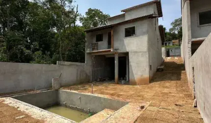 Espetacular casa para venda com 3 dormitórios e área gourmet com piscina!