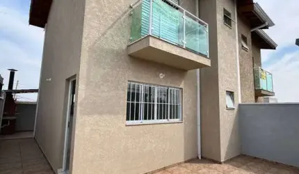 Casa à venda com 2 dormitórios sendo 1 com varanda