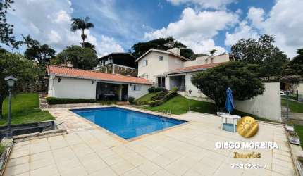 Casa à venda em condomínio de alto padrão em Atibaia
