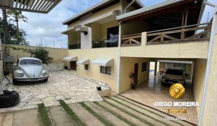Casa sobrado à venda em Mairiporã