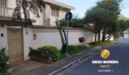 Sobrado à venda em localização privilegiada de Atibaia