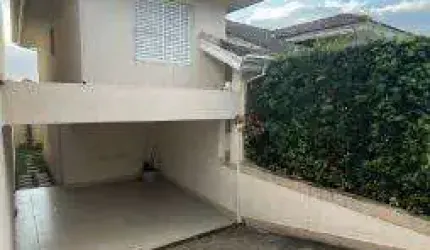 CASA PARA LOCAÇÃO – EXCELENTE LOCALIZAÇÃO!