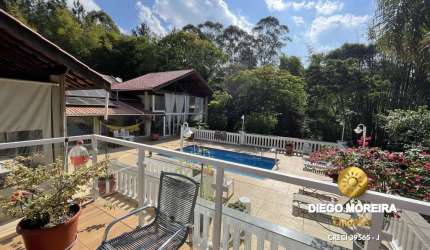 Sítio aconchegante à venda em Atibaia - 36.000 m²