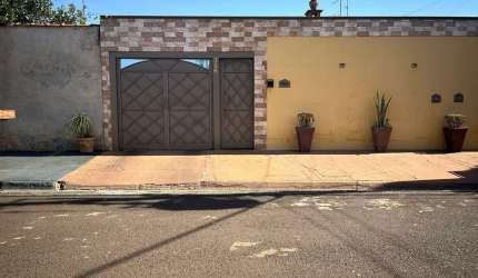 Casa para Venda em Pradópolis, CDHU, 4 dormitórios, 3 banheiros, 3 vagas