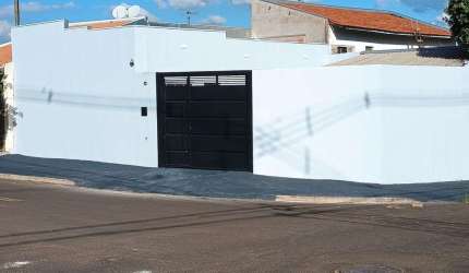 Casa para Venda em Bauru, Parque Viaduto, 2 dormitórios, 2 banheiros, 4 vagas