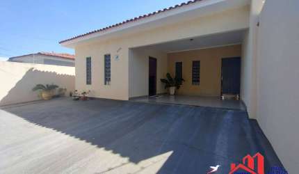 Vendo Casa de 3 Dormitórios sendo 1 Suíte + Edícula - Bairro São Braz