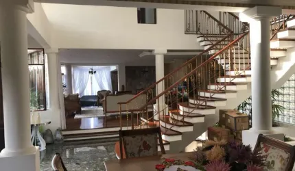 Casa á venda 4 quartos sendo 4 suítes 4 vagas cobertas - Barueri