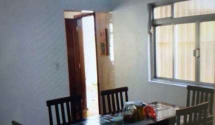 Sobrado em Santo André, 176m², 3 dormitorios, 2 vagas.
