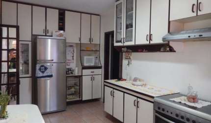 Casa  em Vila Linda, 140m², 3 dormitórios, 4 vagas.