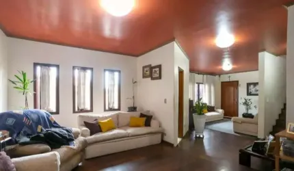 Sobrado em São Bernardo do Campo, 380m², 4 Dormitórios.