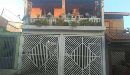Sobrado à venda na Vila Yara com 340m² 9 dormitórios 3 suítes 3 vagas