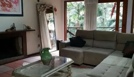 Casa Térrea no  Condomínio Jardim Iolanda no Taboão da Serra com 340m² 2 dormitórios 5 banheiros 3 vagas